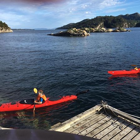 Bergen/Sotra:Waterfront Cabin Villa Haganes Екстериор снимка